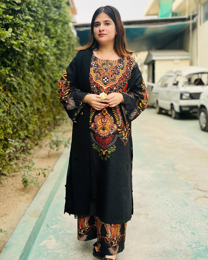 প্রিমিয়াম কটন প্রিন্ট এবং এমব্রয়ডারি মিরর ওয়ার্ক থ্রি পিস